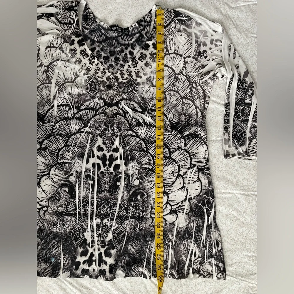 Apt 9 Womens Top 2X Peacock Print 3/4 Sleeve Artsy V Neck Black and White Casual - Picture 16 of 16
